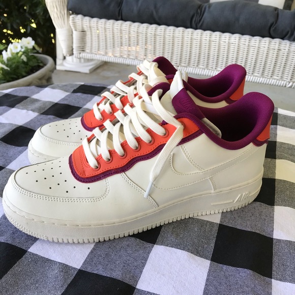 Nike Air Force 1 LV8 - Picture 3 of 6